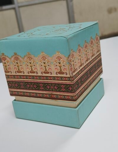 Foiling, Embossing & Special Finishes Shoulder type box from BoxCraft